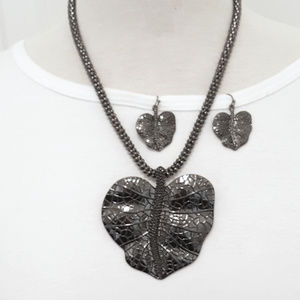 Chunky Black Leaf Pendant Necklace and Earring Set